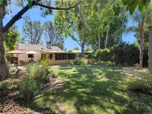 7051 Chimineas Avenue, Reseda, CA 91335
