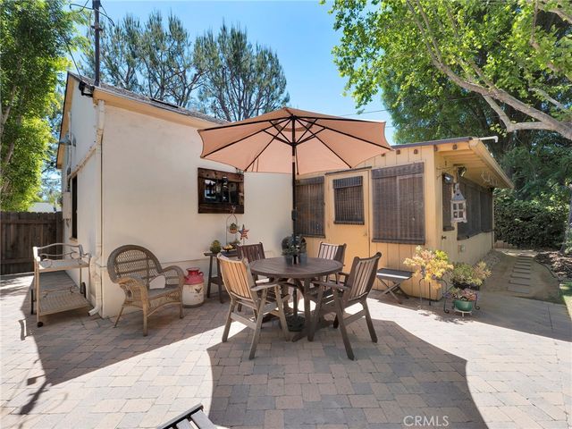 7051 Chimineas Avenue, Reseda, CA 91335