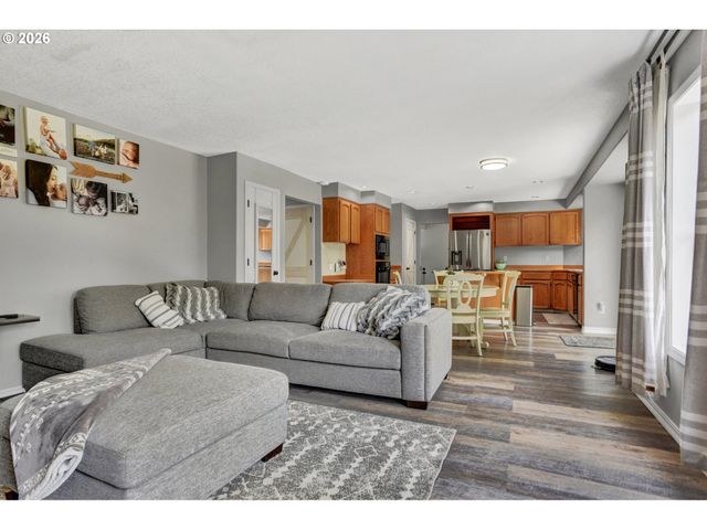 4330 Se SWEETBRIAR Ct, Troutdale, OR 97060