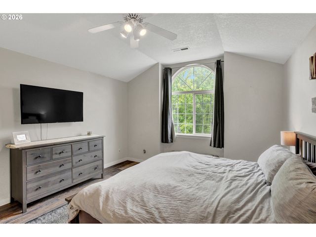 4330 Se SWEETBRIAR Ct, Troutdale, OR 97060