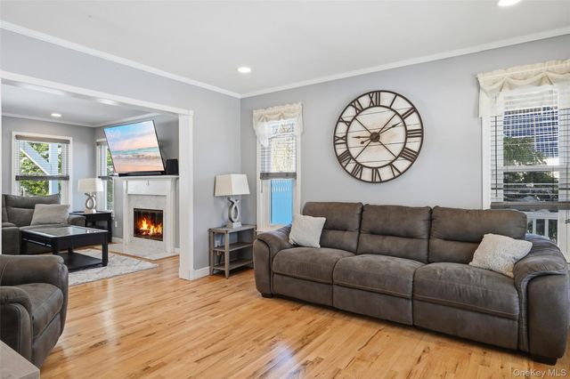 106 Park Avenue, Miller Place, NY 11764