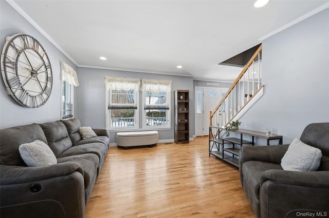 106 Park Avenue, Miller Place, NY 11764