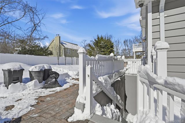 106 Park Avenue, Miller Place, NY 11764