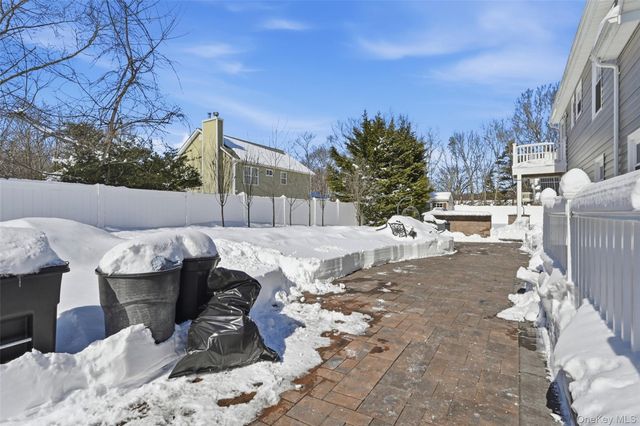 106 Park Avenue, Miller Place, NY 11764