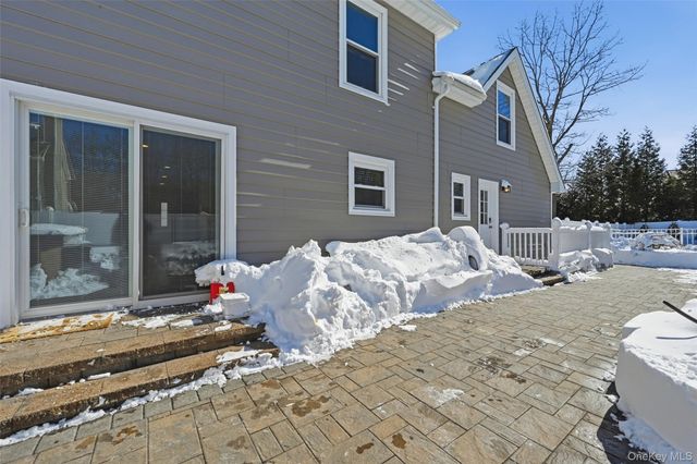 106 Park Avenue, Miller Place, NY 11764