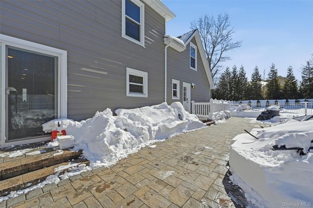 106 Park Avenue, Miller Place, NY 11764