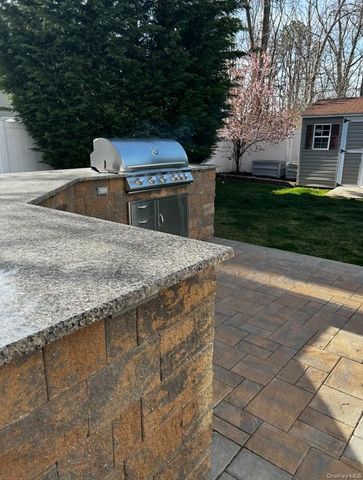 106 Park Avenue, Miller Place, NY 11764