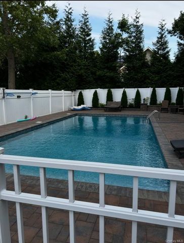 106 Park Avenue, Miller Place, NY 11764