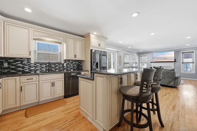 106 Park Avenue, Miller Place, NY 11764