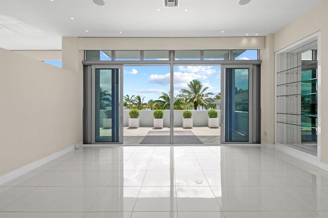 2 Water Club Way 301, North Palm Beach, FL 33408