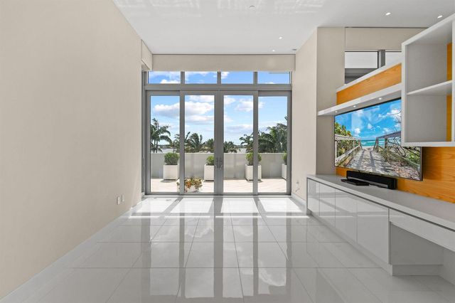 2 Water Club Way 301, North Palm Beach, FL 33408
