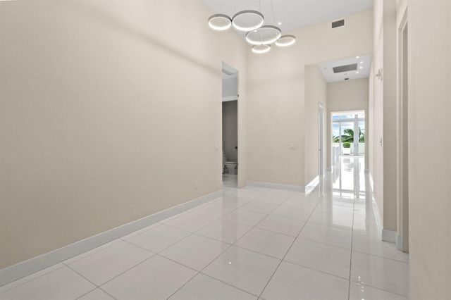 2 Water Club Way 301, North Palm Beach, FL 33408