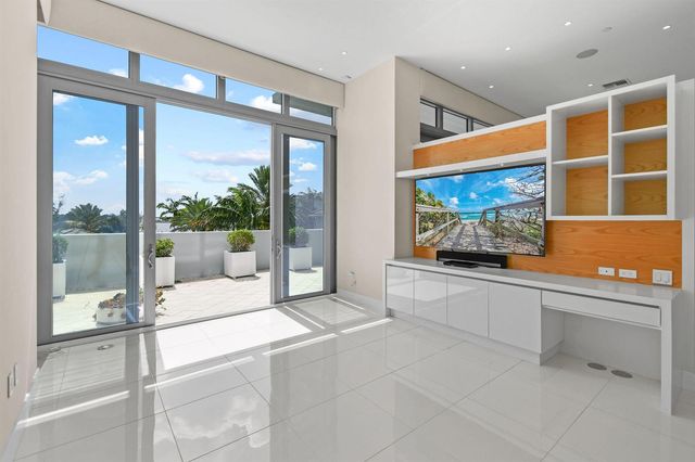 2 Water Club Way 301, North Palm Beach, FL 33408