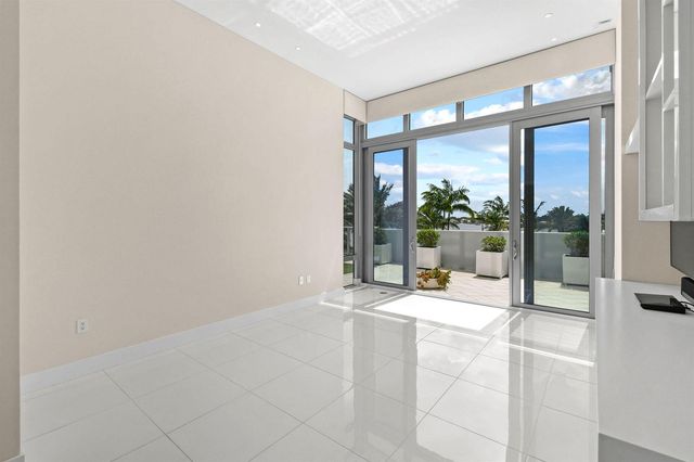 2 Water Club Way 301, North Palm Beach, FL 33408