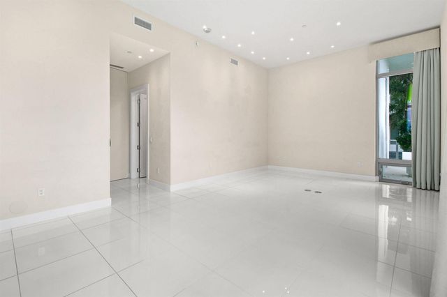 2 Water Club Way 301, North Palm Beach, FL 33408