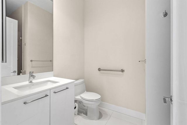 2 Water Club Way 301, North Palm Beach, FL 33408