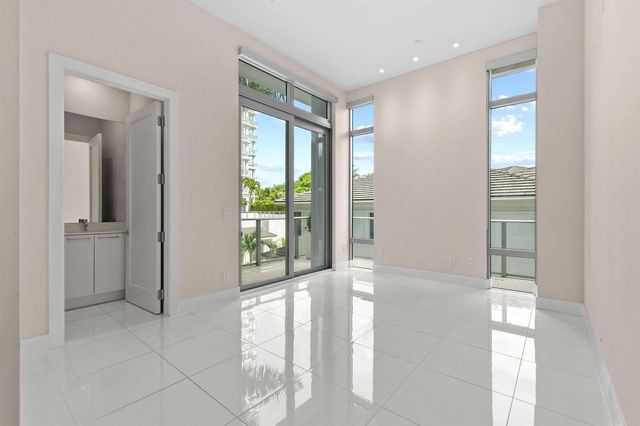 2 Water Club Way 301, North Palm Beach, FL 33408