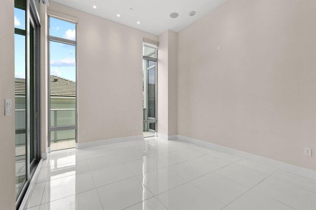 2 Water Club Way 301, North Palm Beach, FL 33408