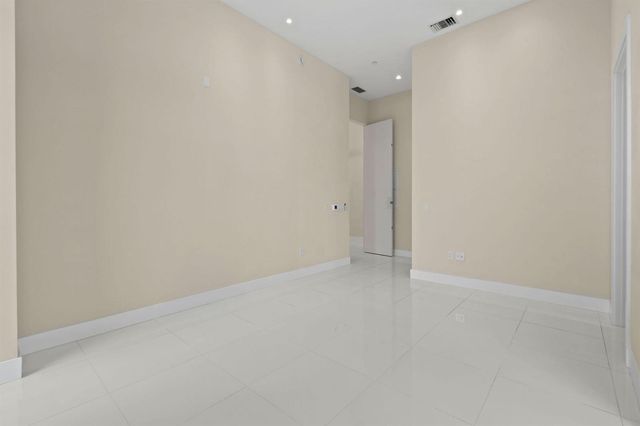 2 Water Club Way 301, North Palm Beach, FL 33408