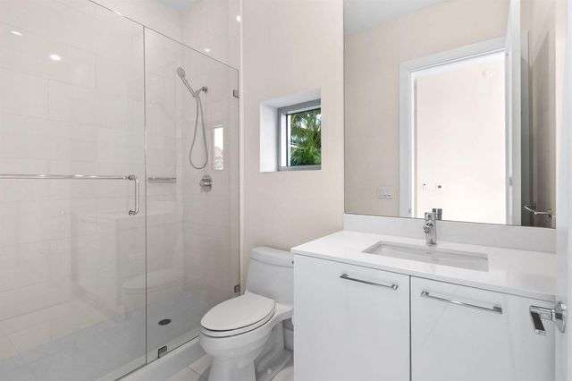 2 Water Club Way 301, North Palm Beach, FL 33408
