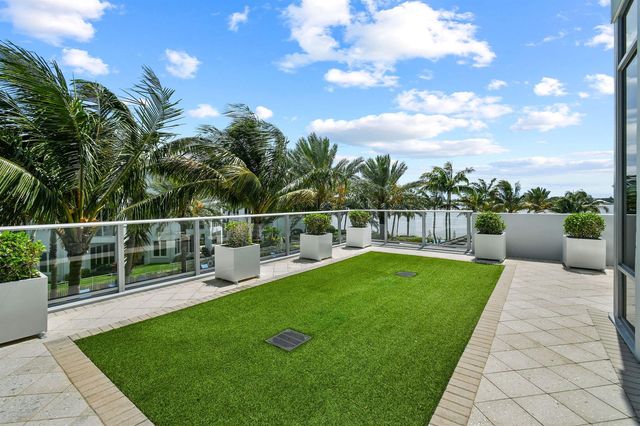 2 Water Club Way 301, North Palm Beach, FL 33408