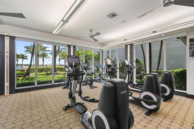 2 Water Club Way 301, North Palm Beach, FL 33408