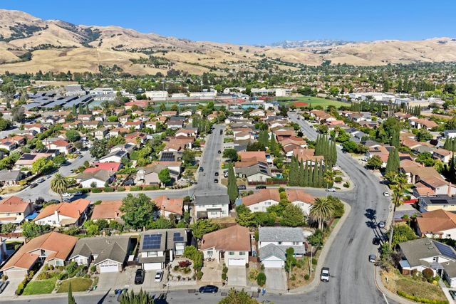 1252 Belbrook Way, Milpitas, CA 95035