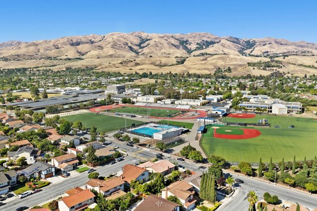 1252 Belbrook Way, Milpitas, CA 95035