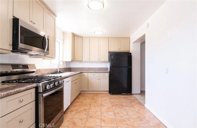 124 W Caldwell, Compton, CA 90220