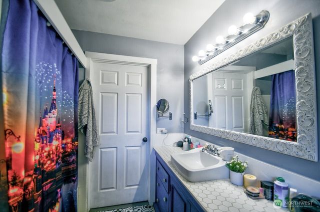 1017 S 48th Street, Tacoma, WA 98408