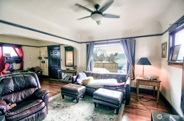 1017 S 48th Street, Tacoma, WA 98408