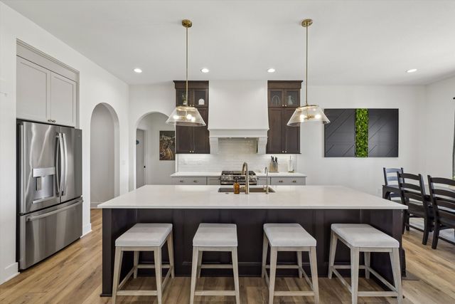 2872 NW Beechwood Drive, Grimes, IA 50111