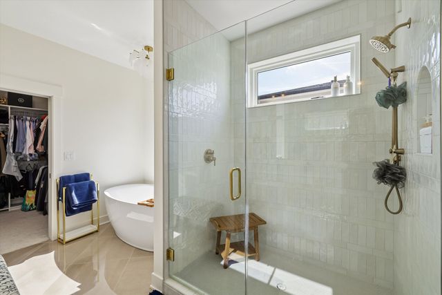 2872 NW Beechwood Drive, Grimes, IA 50111