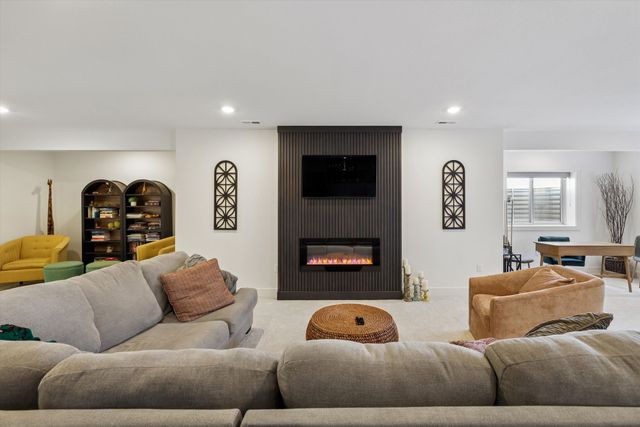 2872 NW Beechwood Drive, Grimes, IA 50111