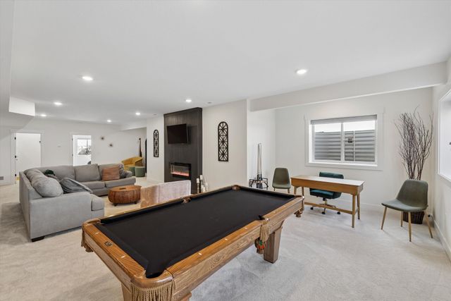 2872 NW Beechwood Drive, Grimes, IA 50111