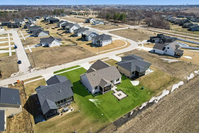 2872 NW Beechwood Drive, Grimes, IA 50111