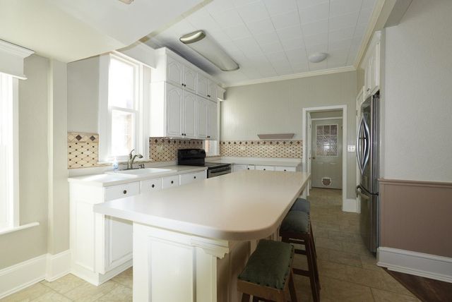 439 13th Avenue, Huntington, WV 25701