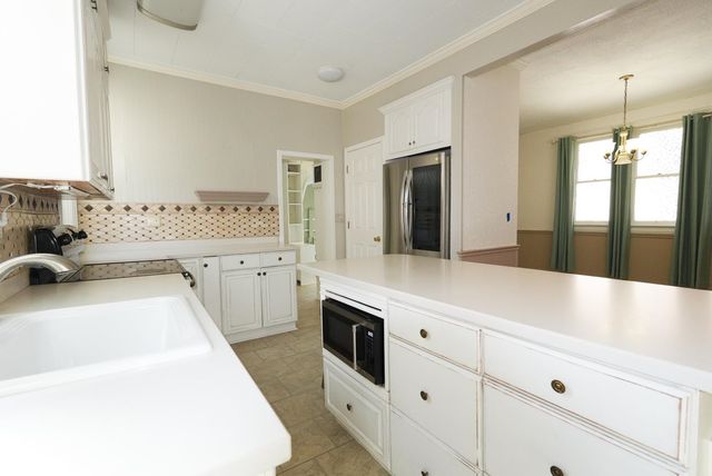 439 13th Avenue, Huntington, WV 25701