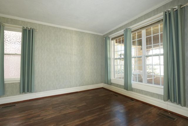 439 13th Avenue, Huntington, WV 25701