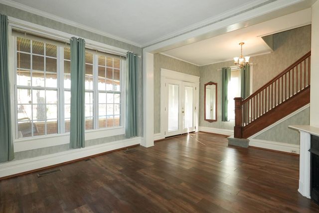 439 13th Avenue, Huntington, WV 25701