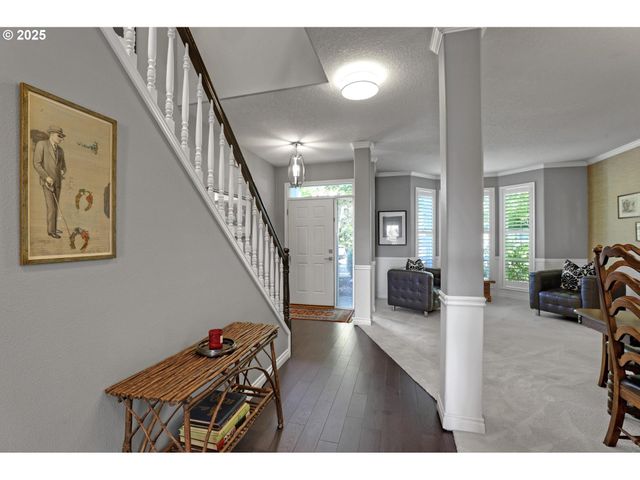 10156 Nw FLEETWOOD Dr, Portland, OR 97229