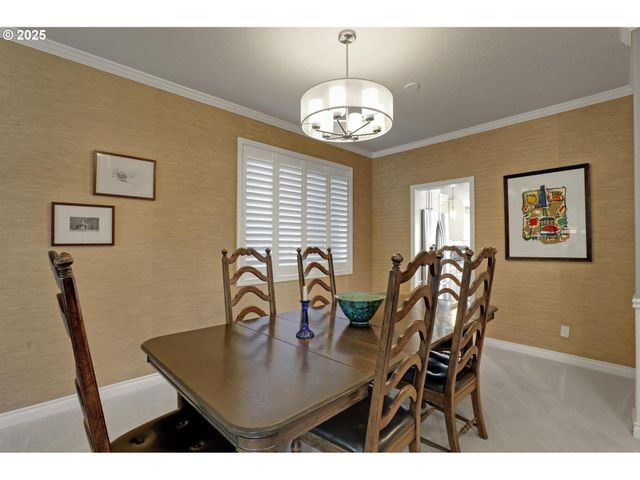 10156 Nw FLEETWOOD Dr, Portland, OR 97229