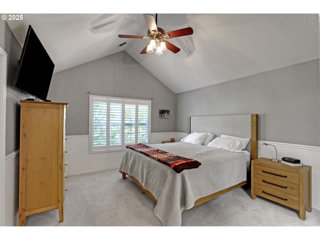 10156 Nw FLEETWOOD Dr, Portland, OR 97229