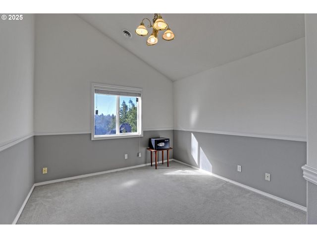 10156 Nw FLEETWOOD Dr, Portland, OR 97229