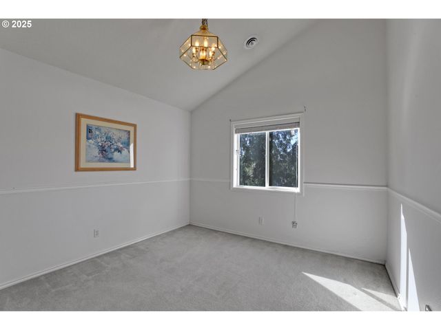 10156 Nw FLEETWOOD Dr, Portland, OR 97229