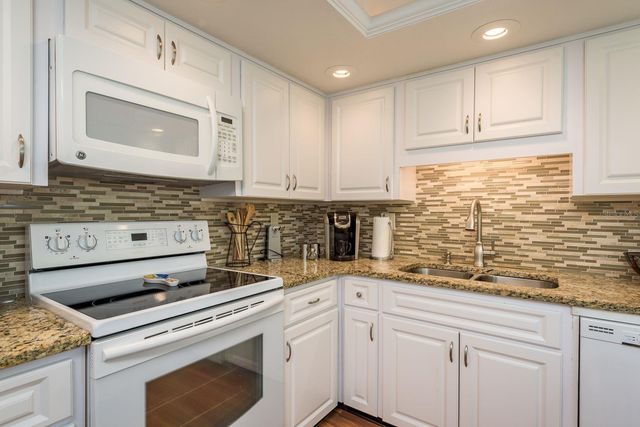 10216 REGAL DR. 407, Largo, FL 33774