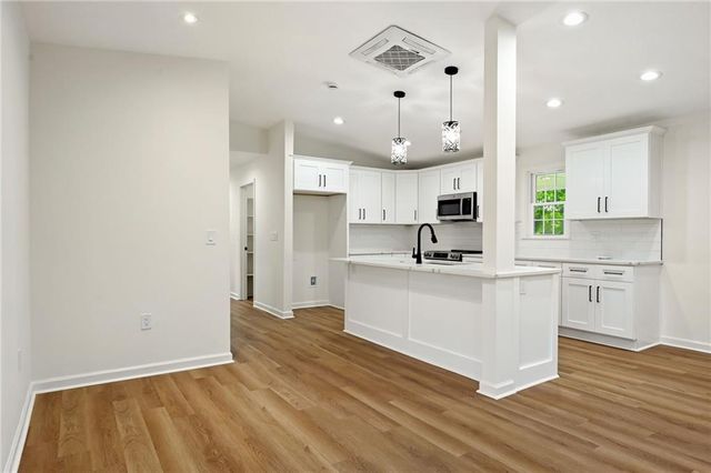 22922 Bedford Road, Spring Hill, KS 66083
