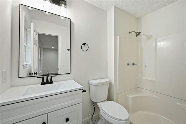 22922 Bedford Road, Spring Hill, KS 66083
