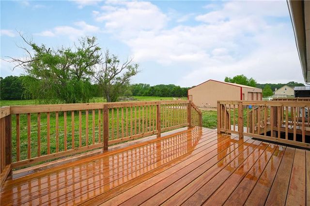 22922 Bedford Road, Spring Hill, KS 66083