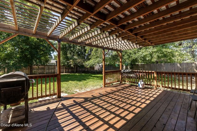 1814 E JENNY LYNN LN, Coeur D'alene, ID 83815